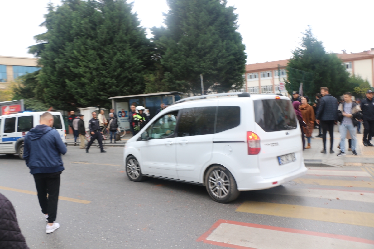 Sakarya Büyükşehir karşısında intihar girişimi
