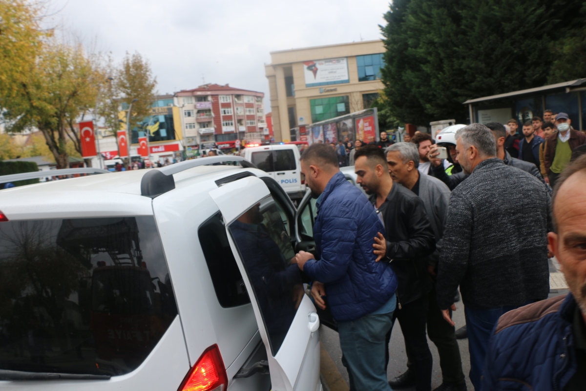 Sakarya Büyükşehir karşısında intihar girişimi