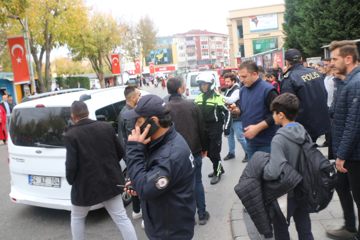 Sakarya Büyükşehir karşısında intihar girişimi
