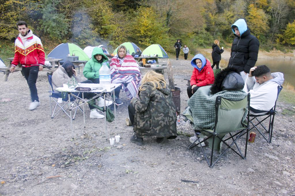 Çadır kampında uygulamalı eğitiminden Kareler