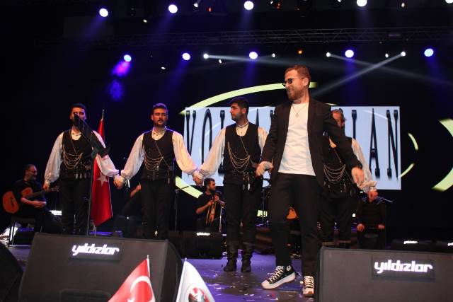 Büyük Gençlik Buluşması Ankara'da gerçekleşti (Haluk Levent Konseri)