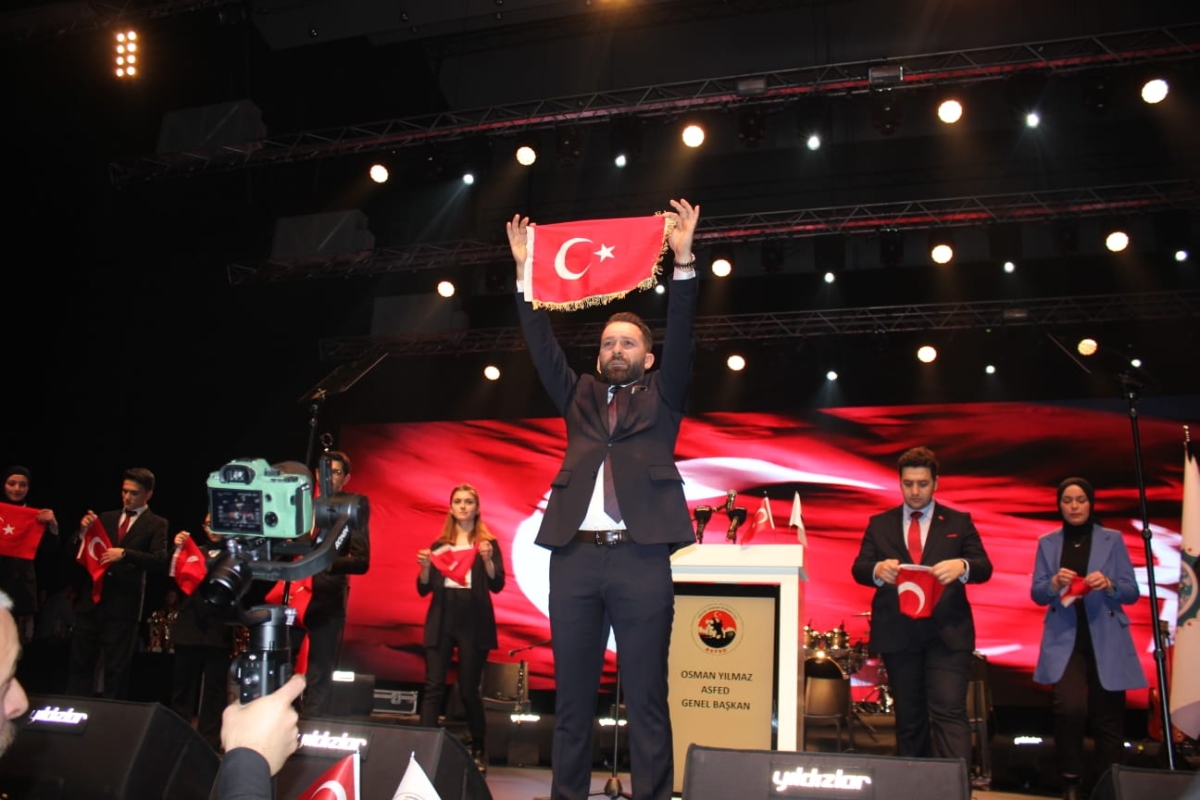 Büyük Gençlik Buluşması Ankara'da gerçekleşti (Haluk Levent Konseri)