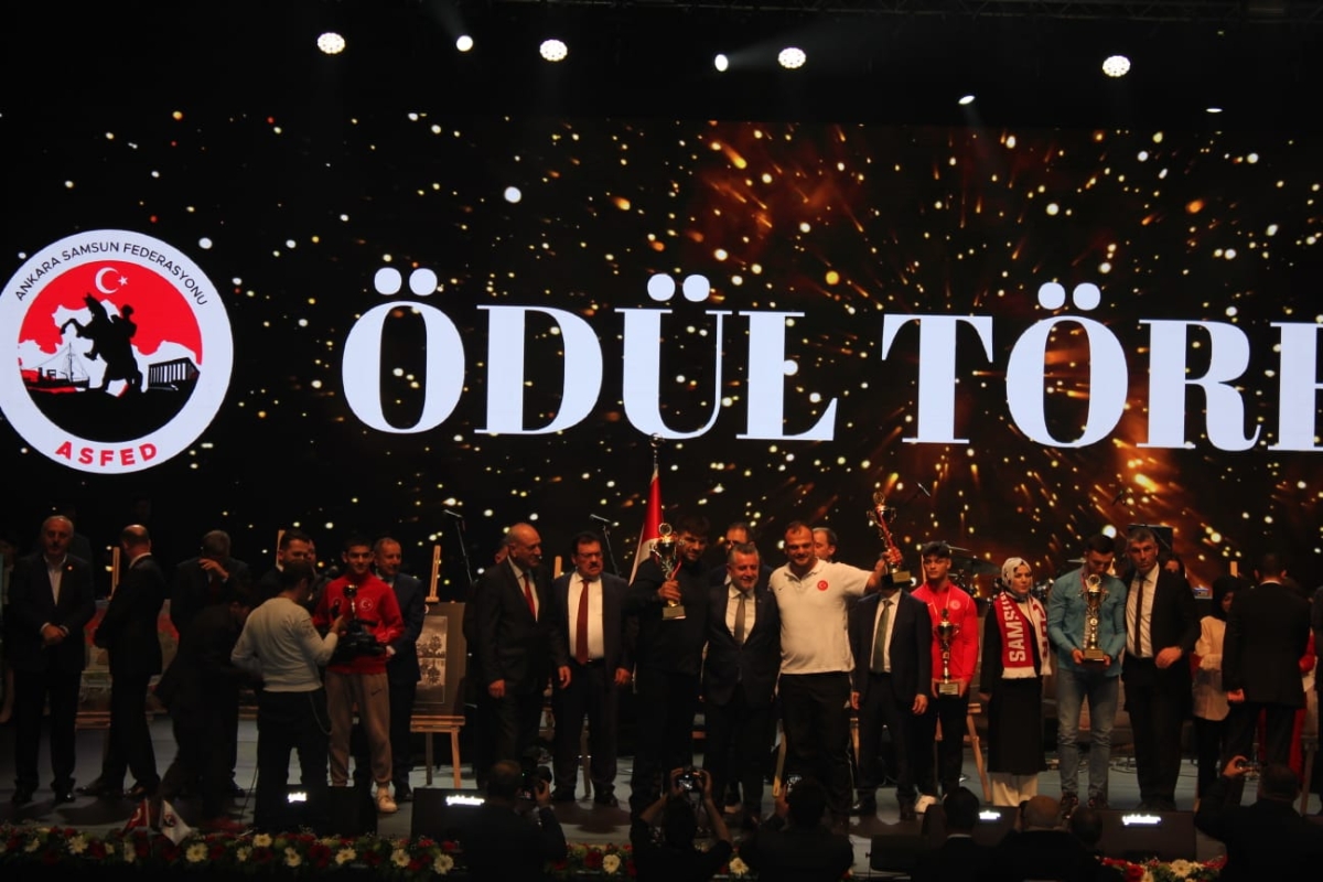 Büyük Gençlik Buluşması Ankara'da gerçekleşti (Haluk Levent Konseri)