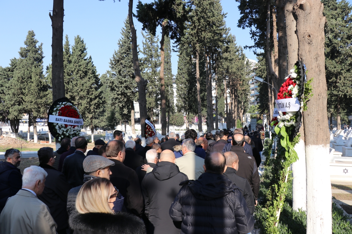 Eskinazi ailesinin asırlık çınarı Raşel Eskinazi son yolculuğuna uğurlandı