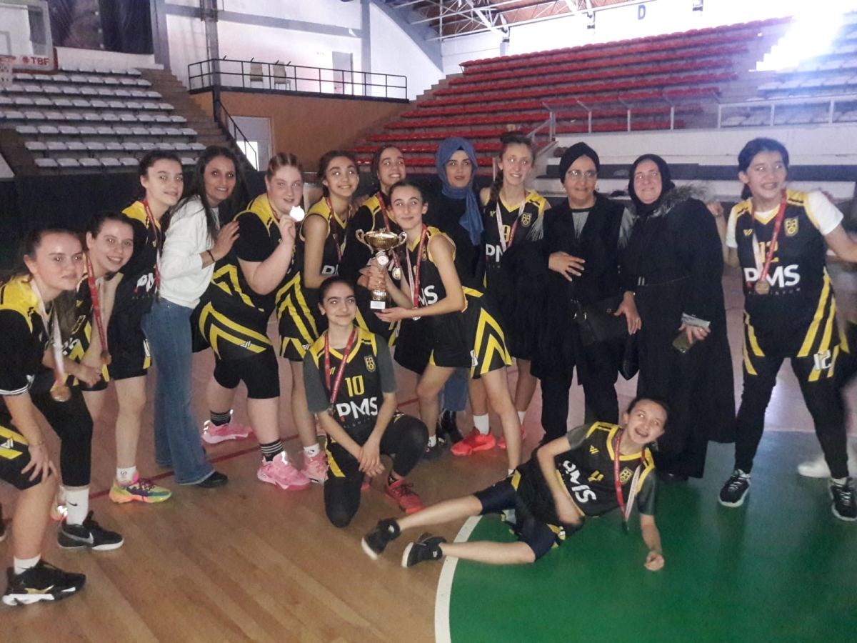 BÜYÜK İLGİ; Yıldız Kızlar Basketbol İl Birinciliği Müsabakalarında final maçları oynandı.