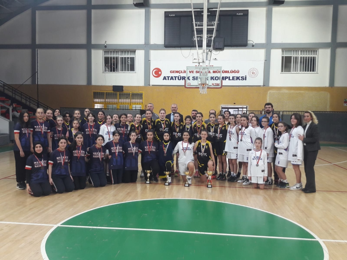 BÜYÜK İLGİ; Yıldız Kızlar Basketbol İl Birinciliği Müsabakalarında final maçları oynandı.