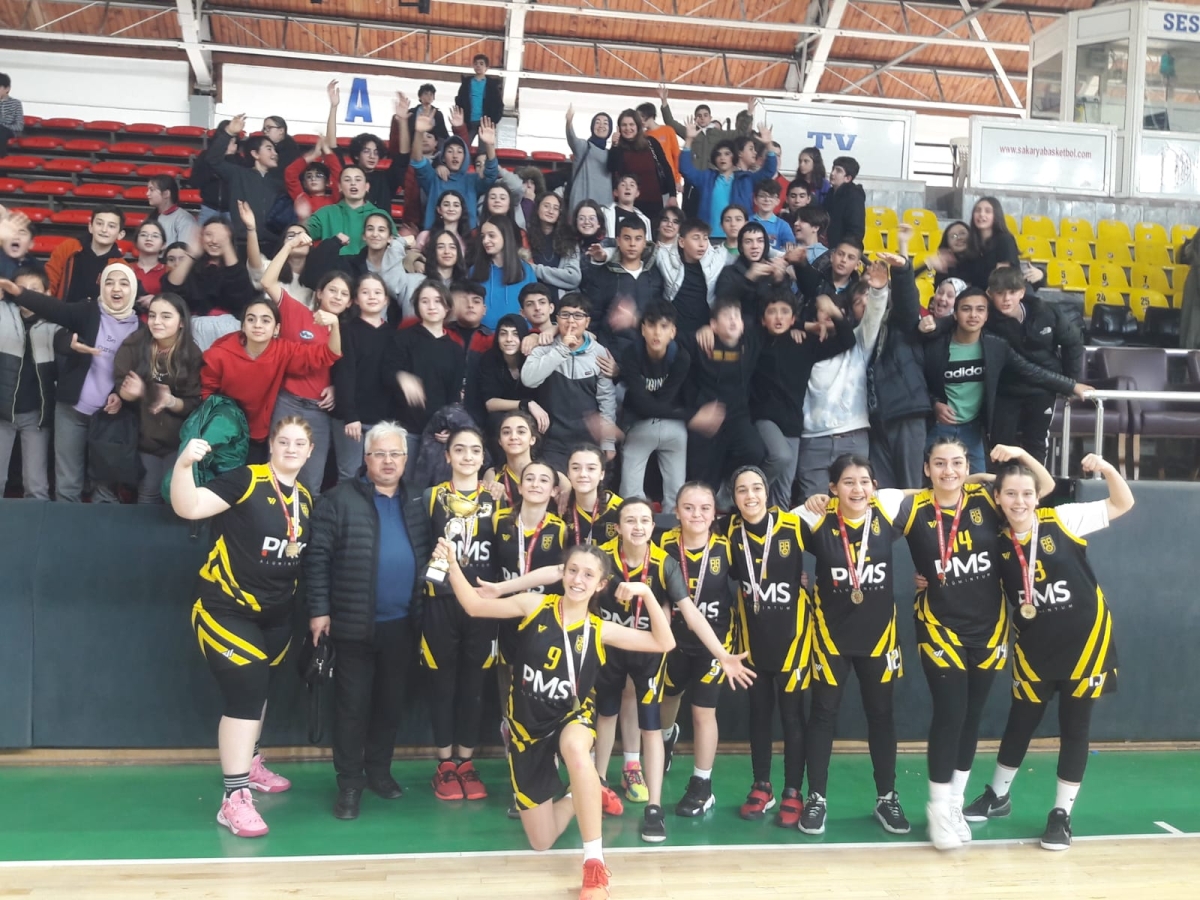 BÜYÜK İLGİ; Yıldız Kızlar Basketbol İl Birinciliği Müsabakalarında final maçları oynandı.