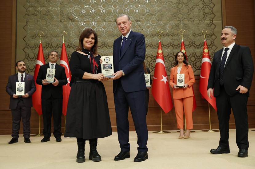Cumhurbaşkanı Erdoğan, “7. Anadolu Medya Ödülleri” programına katıldı