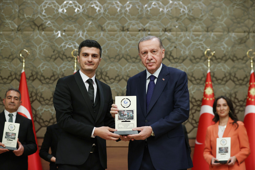 Cumhurbaşkanı Erdoğan, “7. Anadolu Medya Ödülleri” programına katıldı