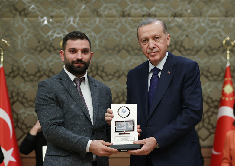 Cumhurbaşkanı Erdoğan, “7. Anadolu Medya Ödülleri” programına katıldı