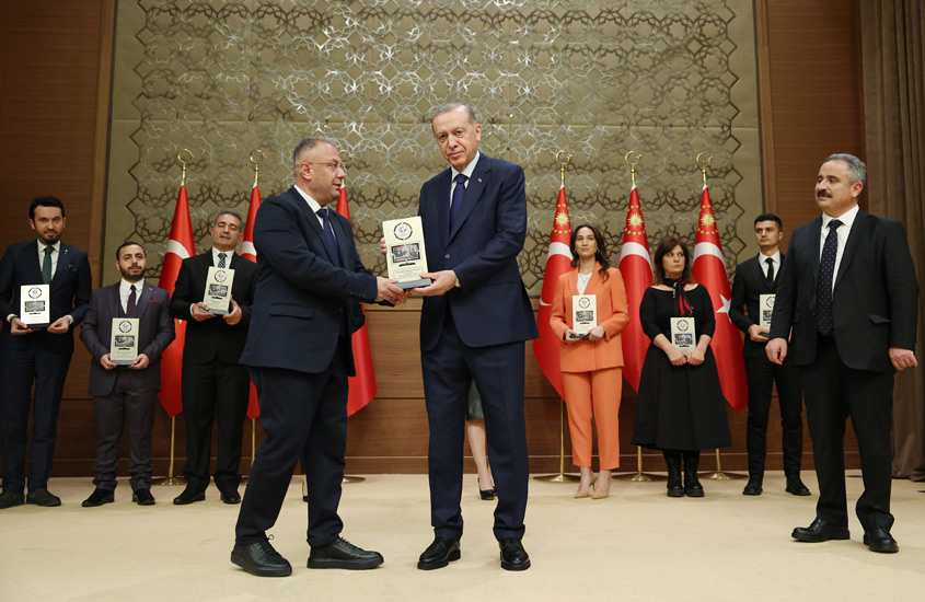 Cumhurbaşkanı Erdoğan, “7. Anadolu Medya Ödülleri” programına katıldı