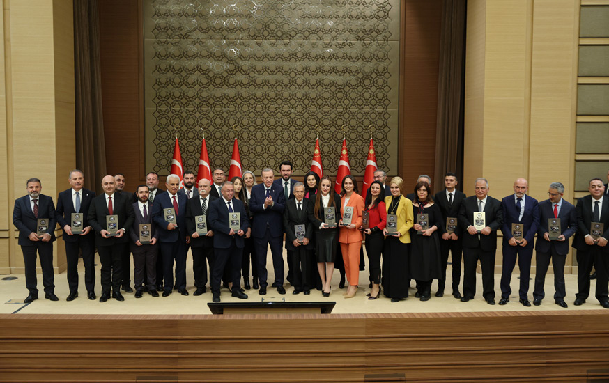 Cumhurbaşkanı Erdoğan, “7. Anadolu Medya Ödülleri” programına katıldı