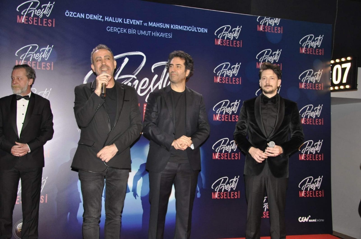 Mahsun Kırmızıgül'ün yeni filmi'nin PRESTİJ MESELESİ GALASI GERÇEKLEŞTİ