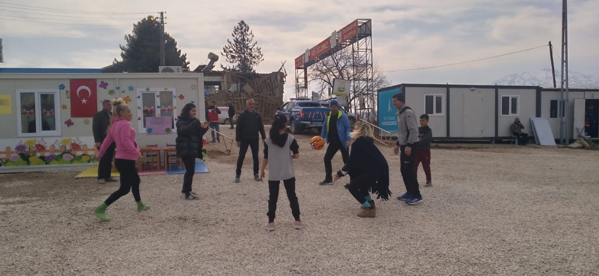 SAKARYA İL MİLLİ EĞİTİM MÜDÜRLÜĞÜNÜN GÖNÜLLÜ ÖĞRETMENLERİ MALATYA'DA..