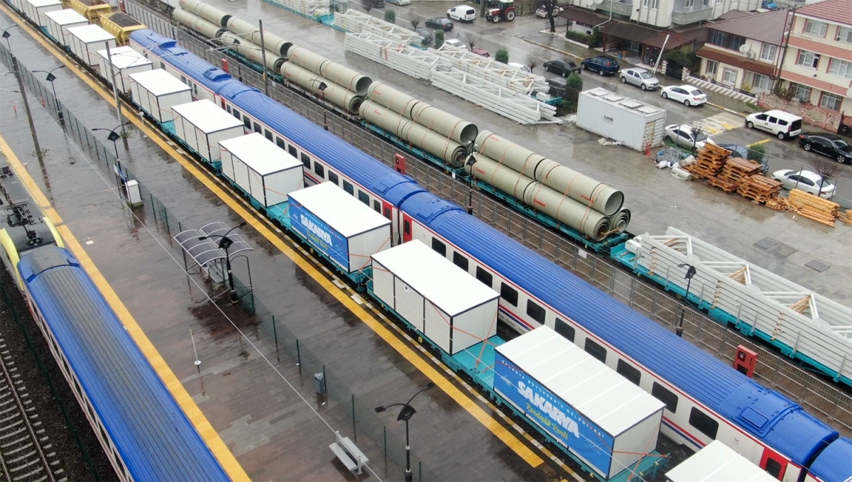 Sakarya’dan İskenderun’a kardeşlik treni: 40 konteyner daha yola çıktı