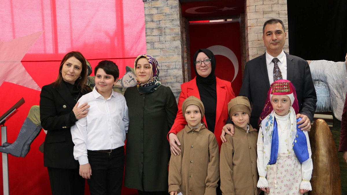 SGM’de duygu dolu gösteri: “Bir nesil onların destanıyla büyüyor”