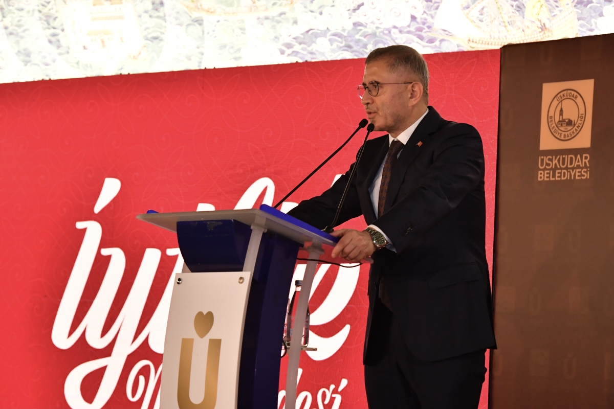 İYİLİK GECESİNDE SANATSEVERLERE HAT VE RESİM SANATINDAN 100’E YAKIN ESER SUNULDU