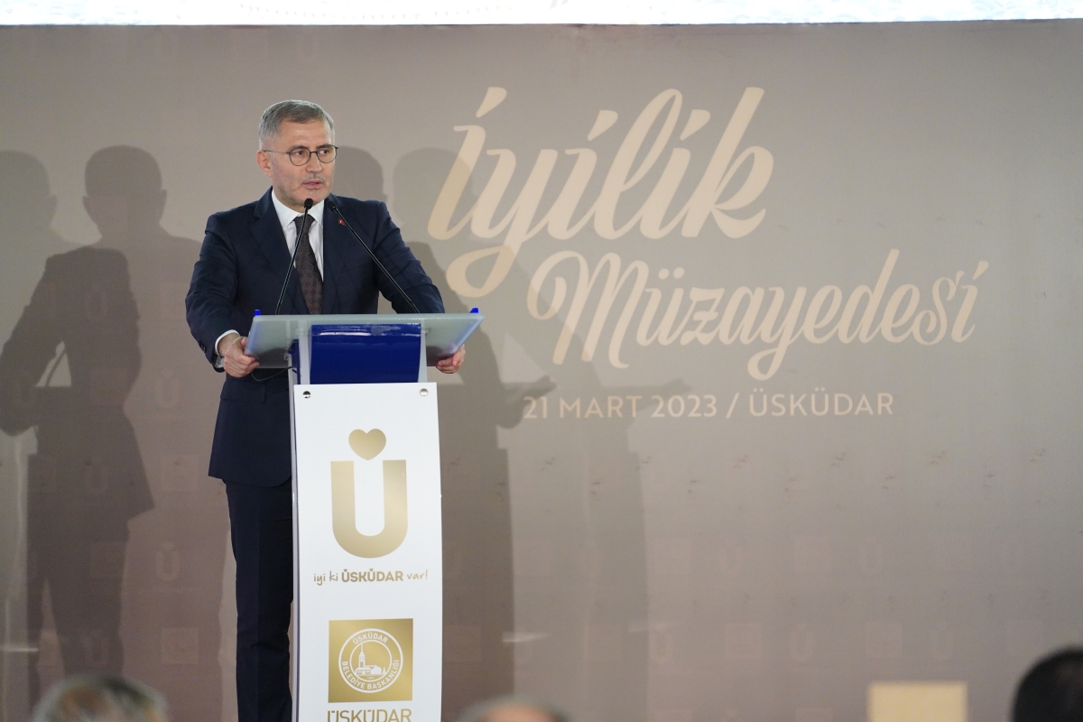 İYİLİK GECESİNDE SANATSEVERLERE HAT VE RESİM SANATINDAN 100’E YAKIN ESER SUNULDU