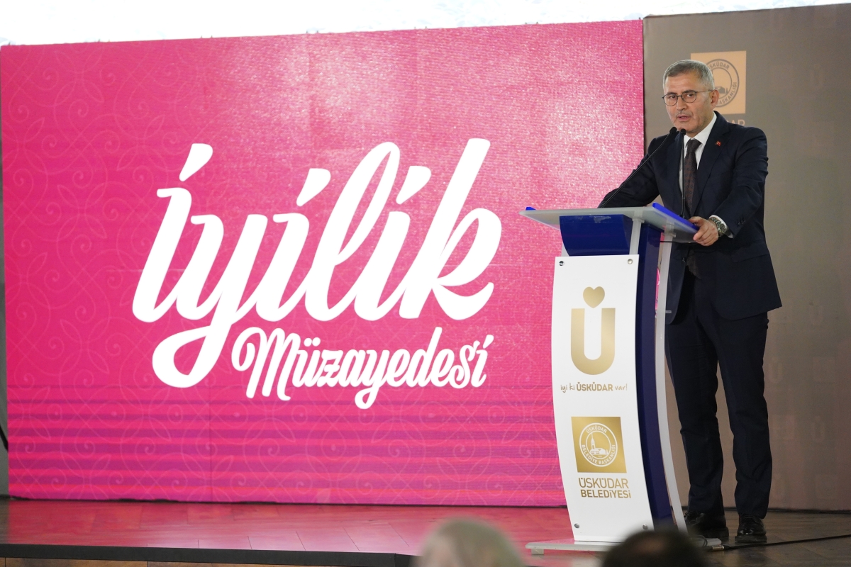 İYİLİK GECESİNDE SANATSEVERLERE HAT VE RESİM SANATINDAN 100’E YAKIN ESER SUNULDU
