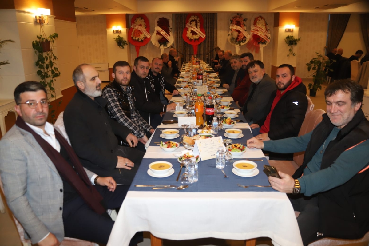 Oto Galericileri iftarda bir araya geldi