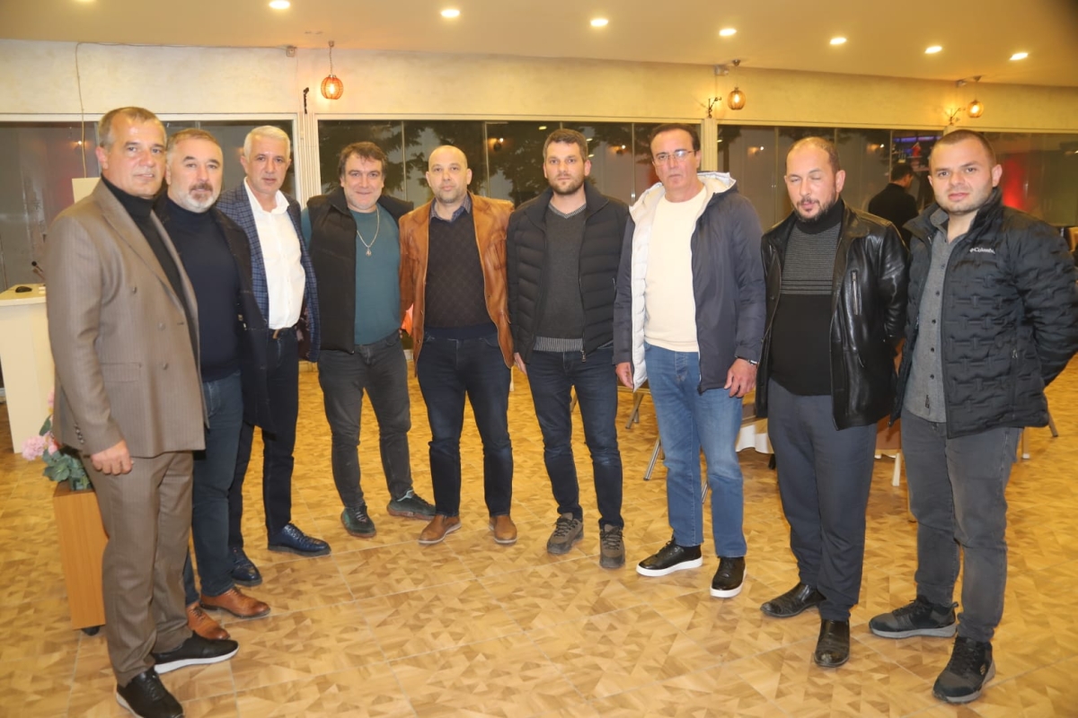 Oto Galericileri iftarda bir araya geldi