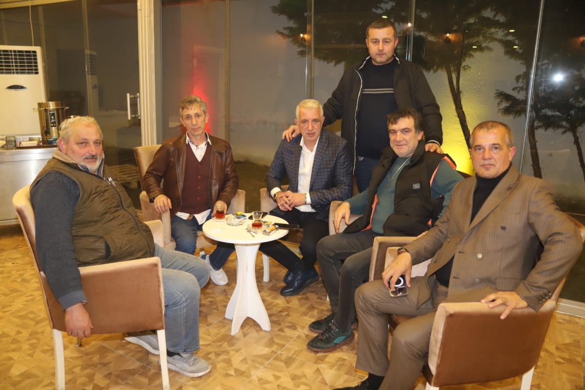 Oto Galericileri iftarda bir araya geldi