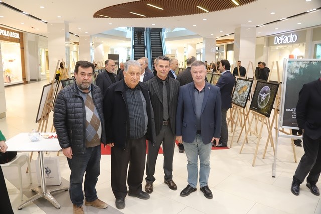 Bu anlamlı serginin geliri yetim ve öksüz çocuklar için