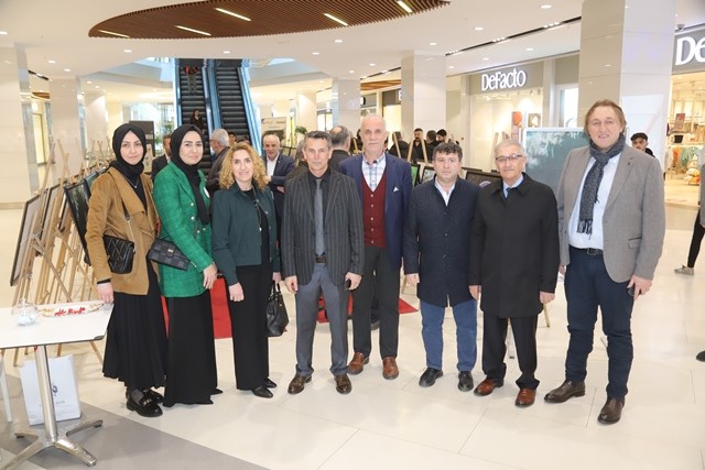 Bu anlamlı serginin geliri yetim ve öksüz çocuklar için