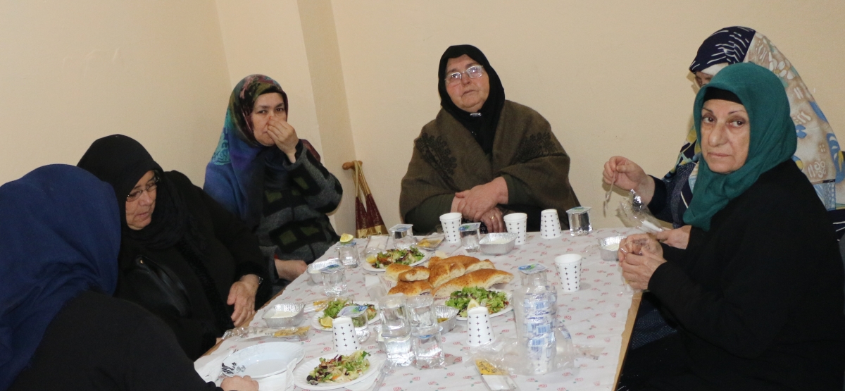 Sakarya Engelliler & Güçlüanneler Yardımlaşma Derneği İftar Yemeğinden Kareler