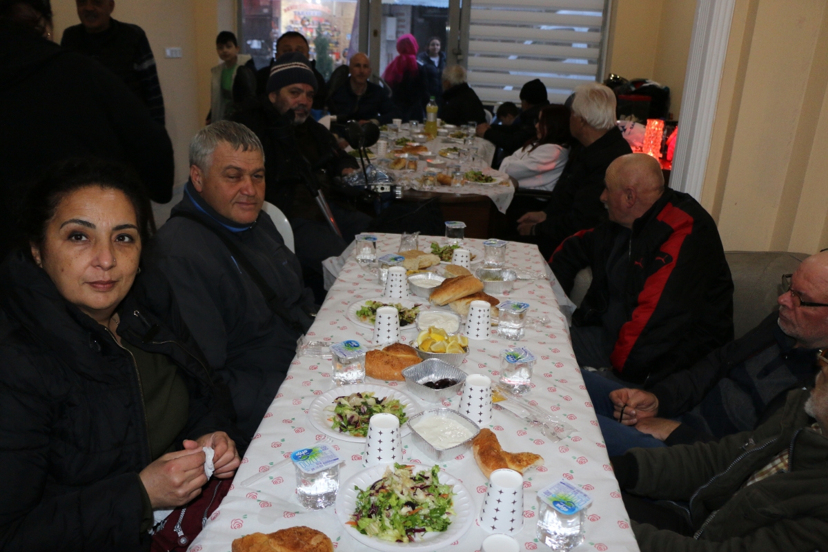 Sakarya Engelliler & Güçlüanneler Yardımlaşma Derneği İftar Yemeğinden Kareler