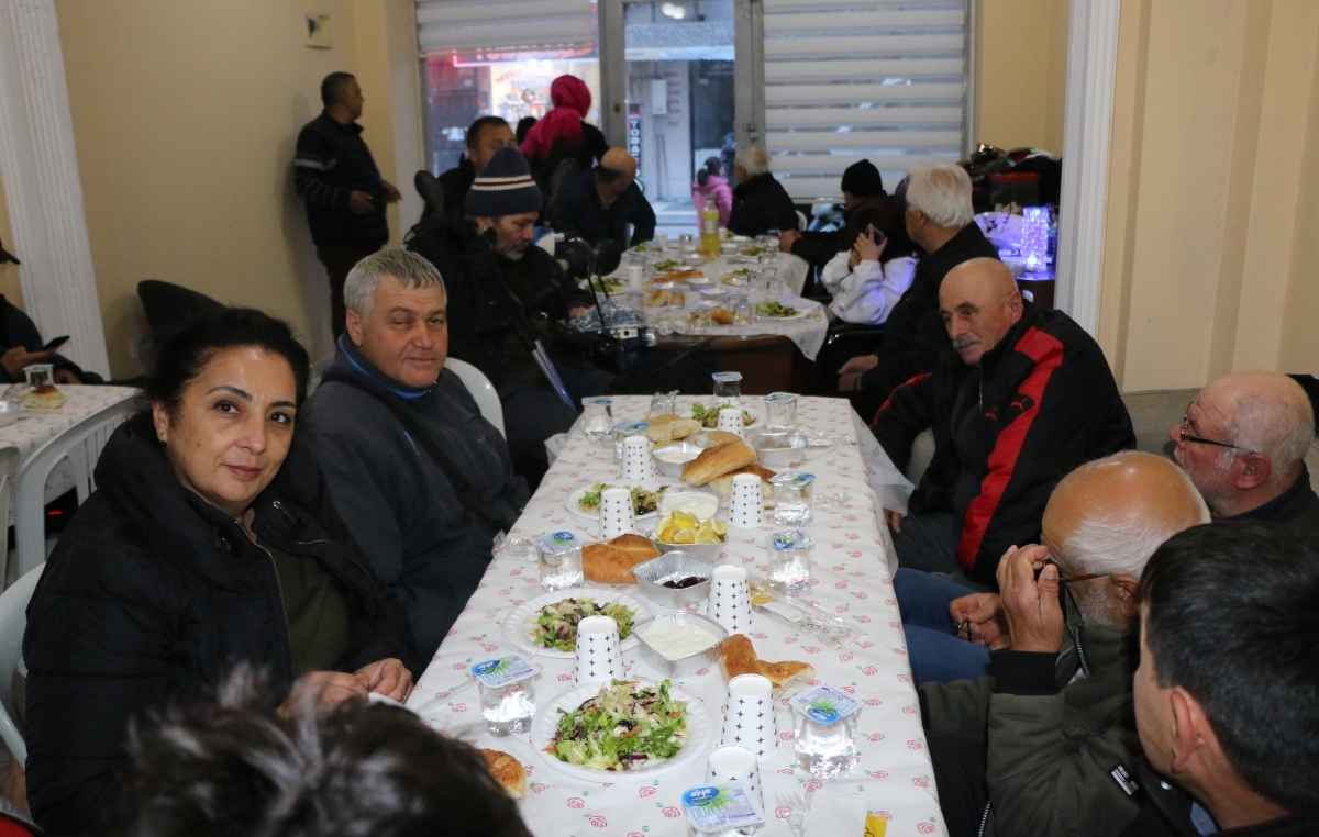 Sakarya Engelliler & Güçlüanneler Yardımlaşma Derneği İftar Yemeğinden Kareler