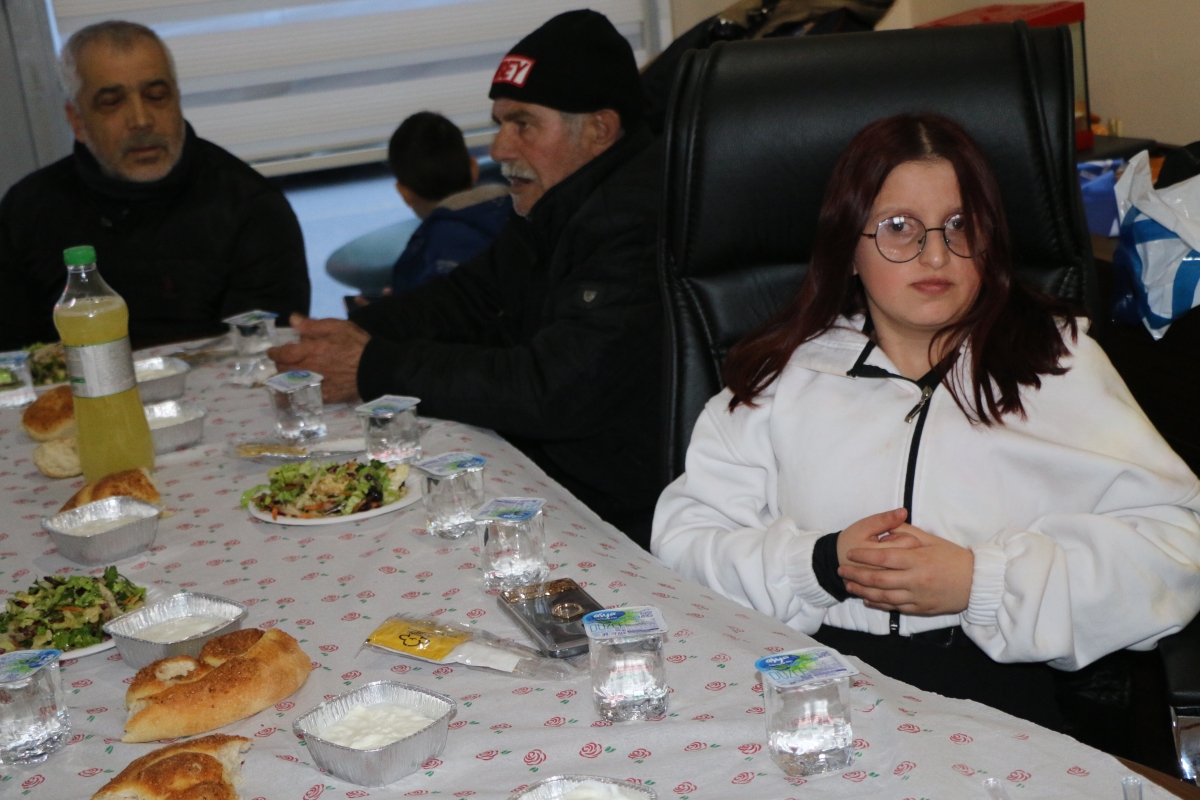 Sakarya Engelliler & Güçlüanneler Yardımlaşma Derneği İftar Yemeğinden Kareler