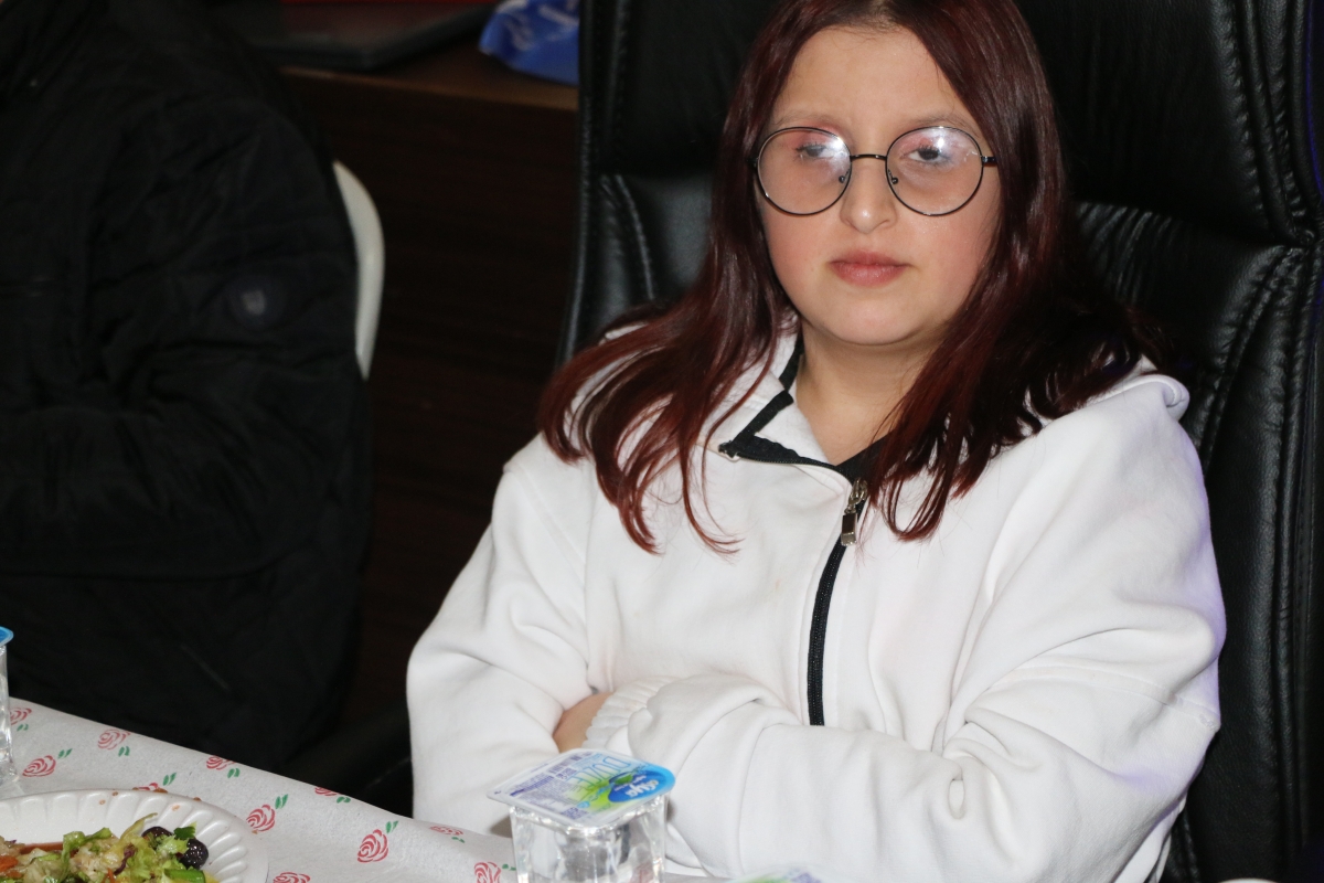 Sakarya Engelliler & Güçlüanneler Yardımlaşma Derneği İftar Yemeğinden Kareler