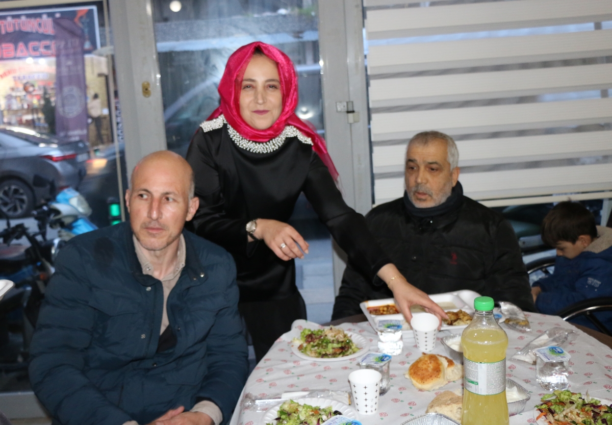 Sakarya Engelliler & Güçlüanneler Yardımlaşma Derneği İftar Yemeğinden Kareler
