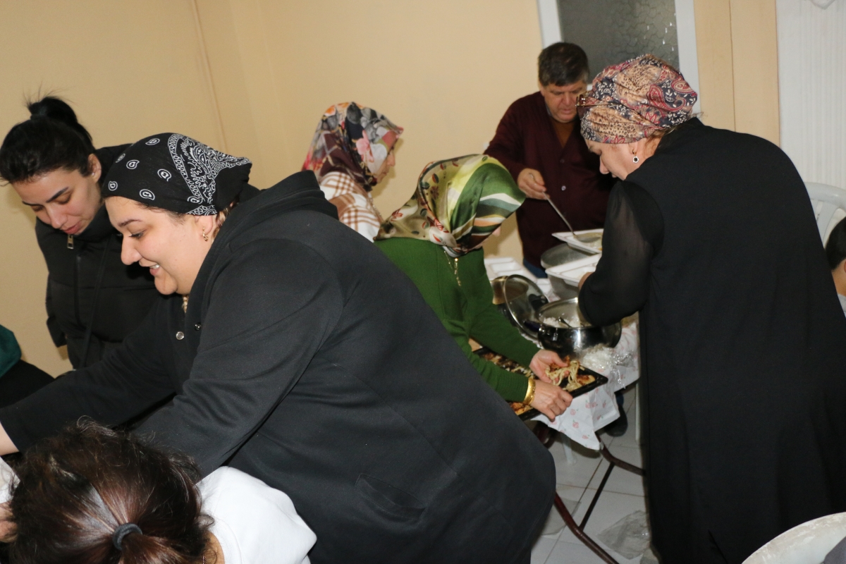 Sakarya Engelliler & Güçlüanneler Yardımlaşma Derneği İftar Yemeğinden Kareler