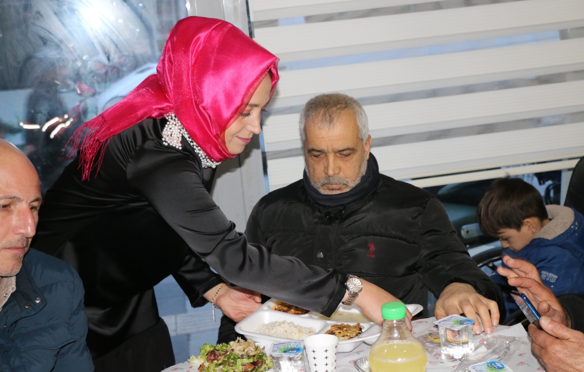 Sakarya Engelliler & Güçlüanneler Yardımlaşma Derneği İftar Yemeğinden Kareler