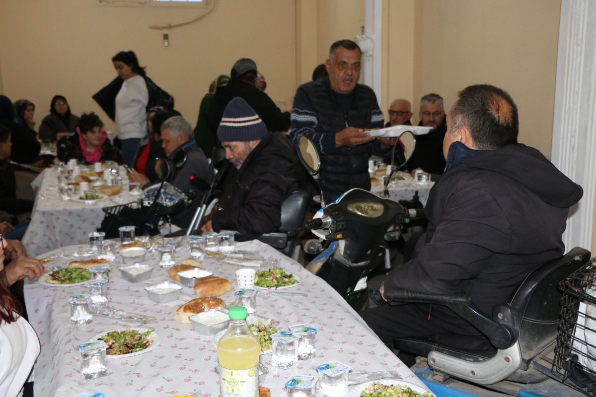 Sakarya Engelliler & Güçlüanneler Yardımlaşma Derneği İftar Yemeğinden Kareler