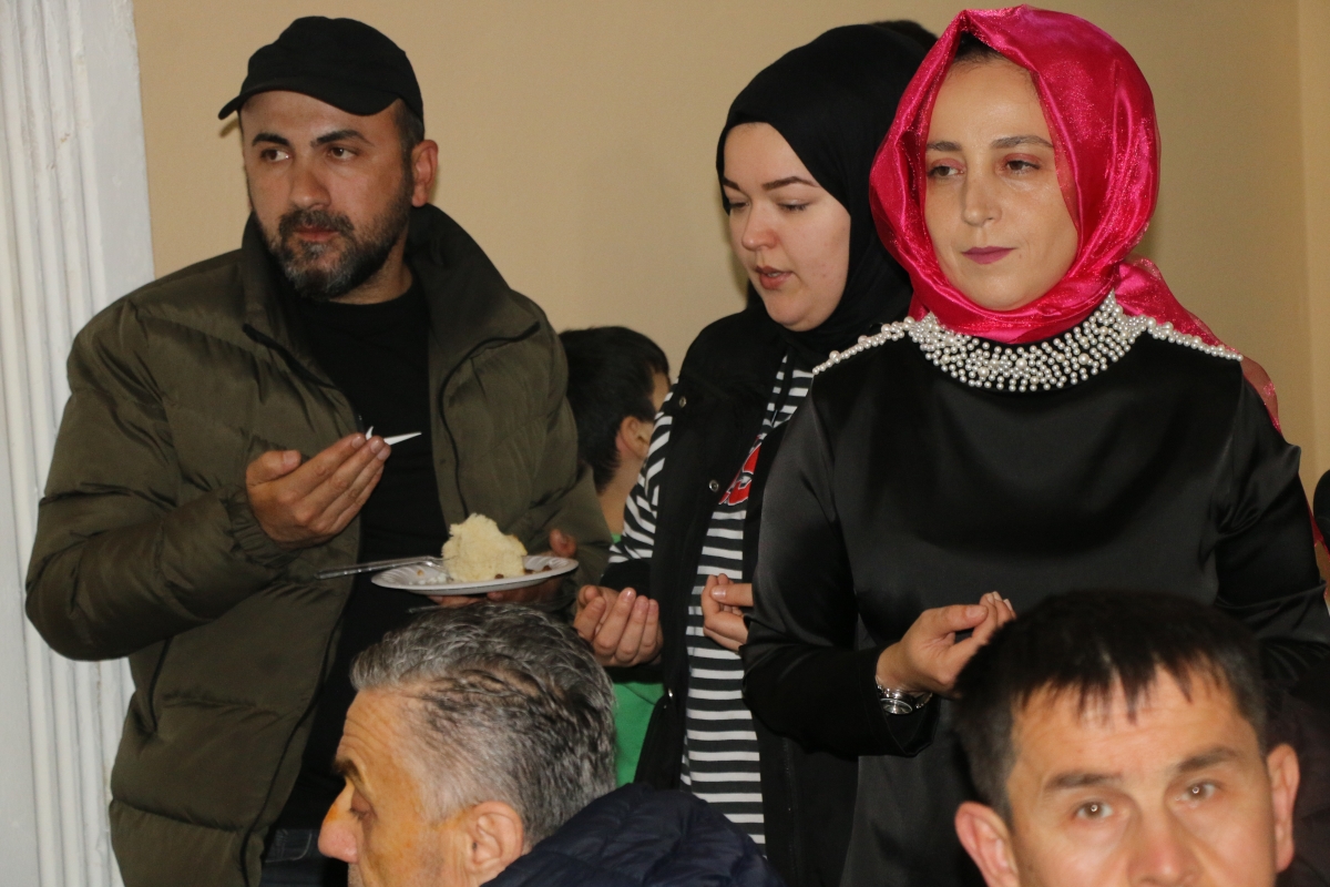 Sakarya Engelliler & Güçlüanneler Yardımlaşma Derneği İftar Yemeğinden Kareler