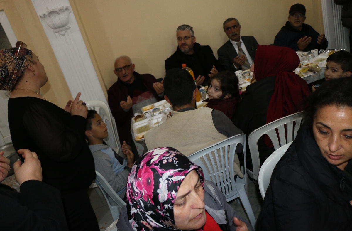 Sakarya Engelliler & Güçlüanneler Yardımlaşma Derneği İftar Yemeğinden Kareler