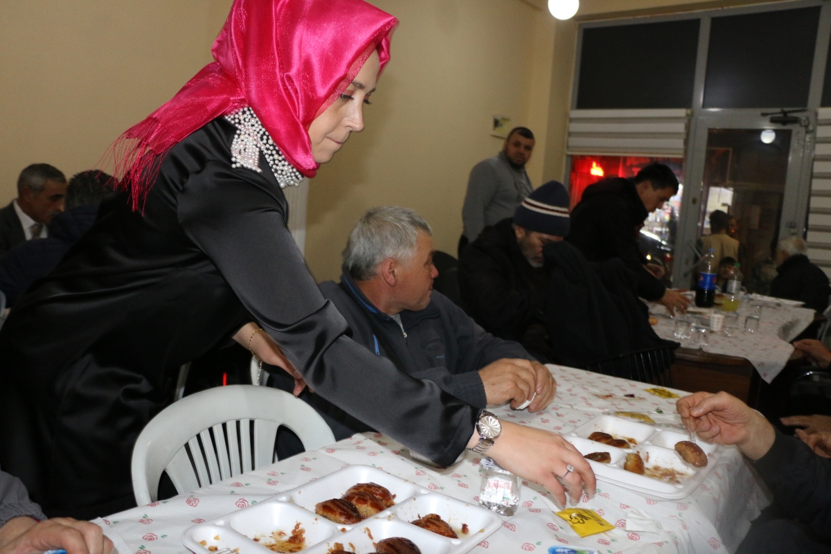 Sakarya Engelliler & Güçlüanneler Yardımlaşma Derneği İftar Yemeğinden Kareler