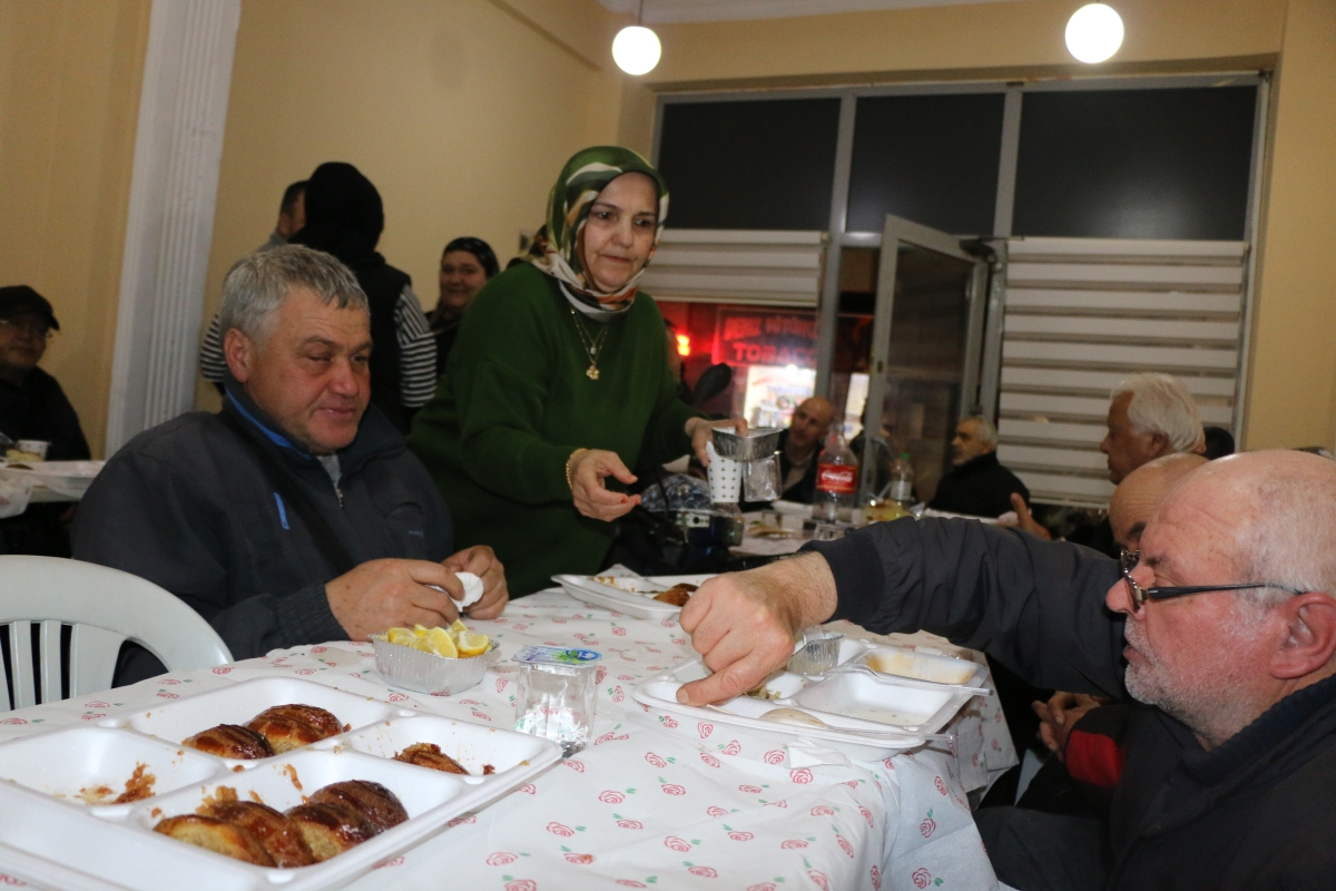 Sakarya Engelliler & Güçlüanneler Yardımlaşma Derneği İftar Yemeğinden Kareler