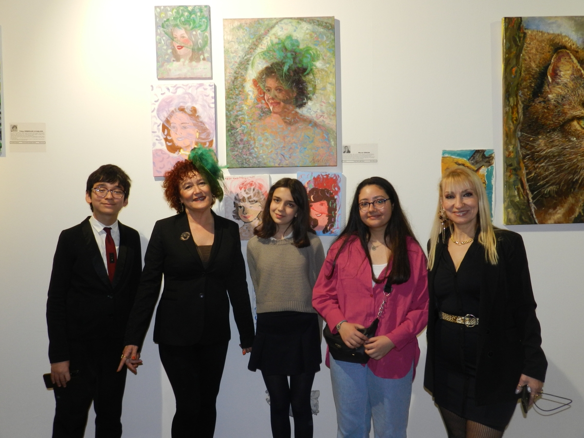 WORLD ART DAY & MASTERPIECES MİNİK SANATÇILARLA YAZA MERHABA 3 sergisi açıldı!