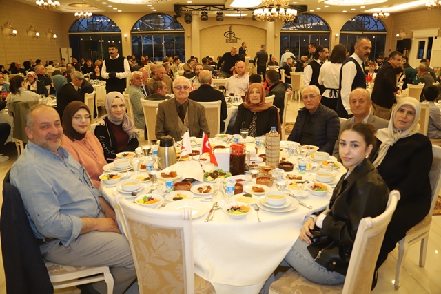PAKSAN iftar yemeği verdi