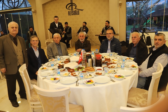 PAKSAN iftar yemeği verdi