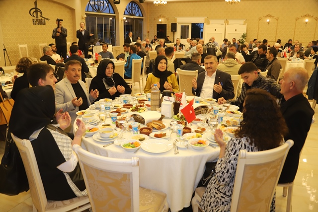 PAKSAN iftar yemeği verdi