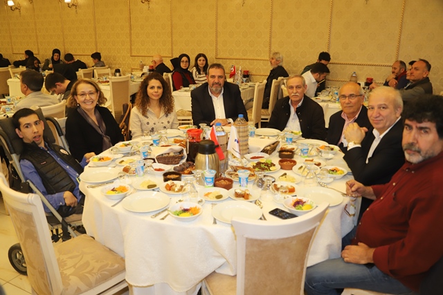 PAKSAN iftar yemeği verdi