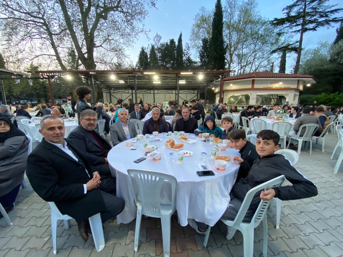 Dernekkırı Sultan Abdülhamid Han Camiinde 3 Bin Kişilik İftar