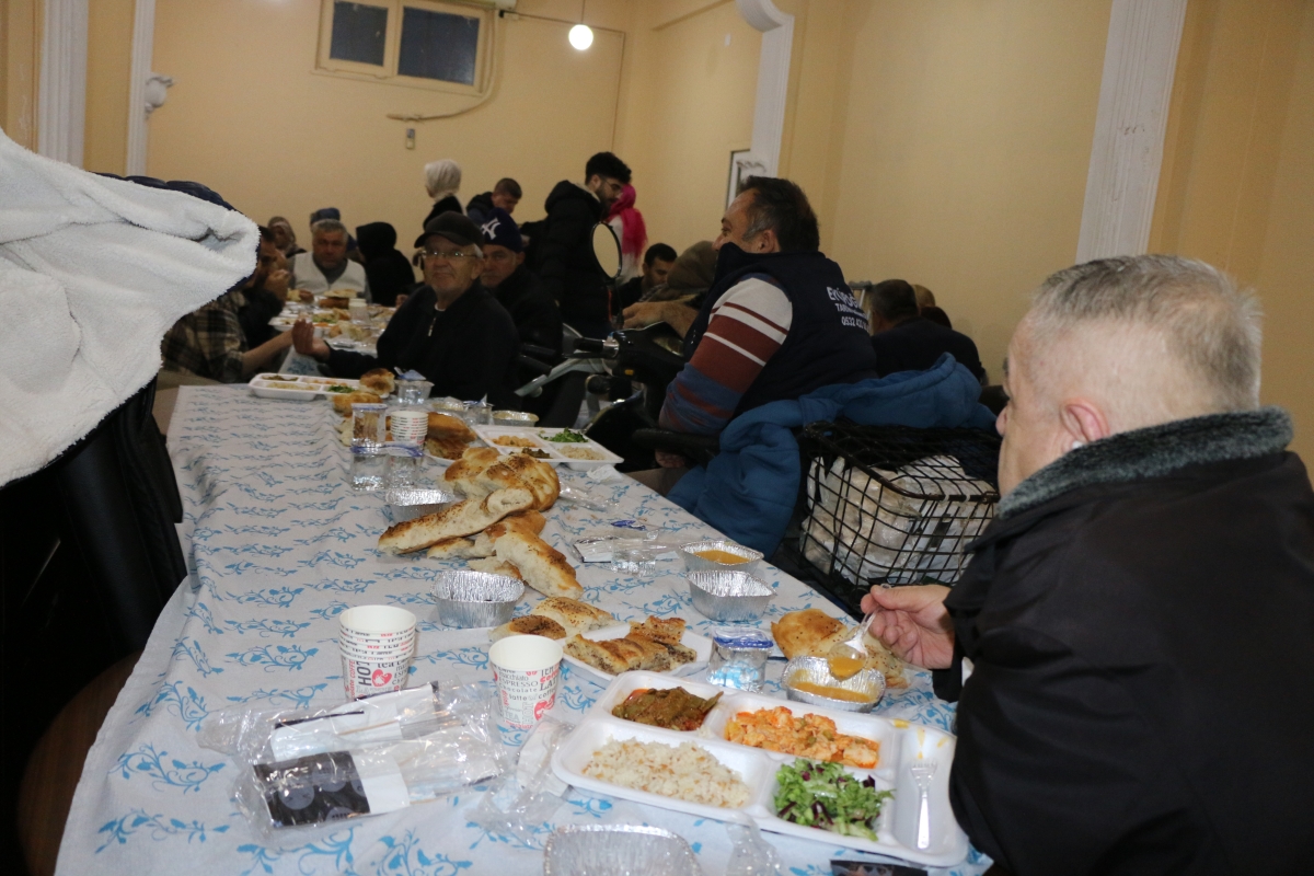 Sakarya Engelliler Güçlü Anneler Yardımlaşma Derneği Geleneksen İftar Yemeği