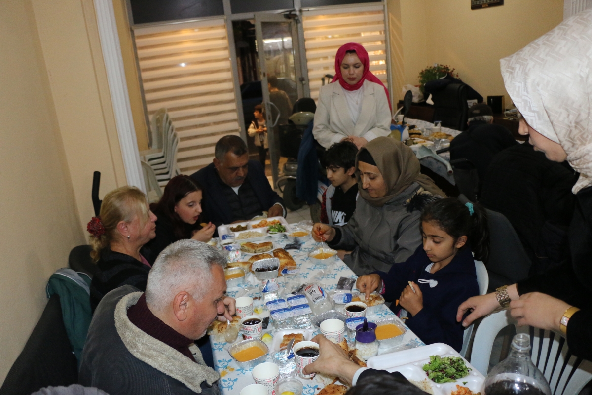 Sakarya Engelliler Güçlü Anneler Yardımlaşma Derneği Geleneksen İftar Yemeği