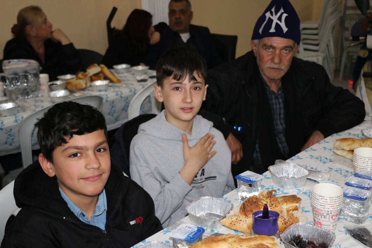 Sakarya Engelliler Güçlü Anneler Yardımlaşma Derneği Geleneksen İftar Yemeği